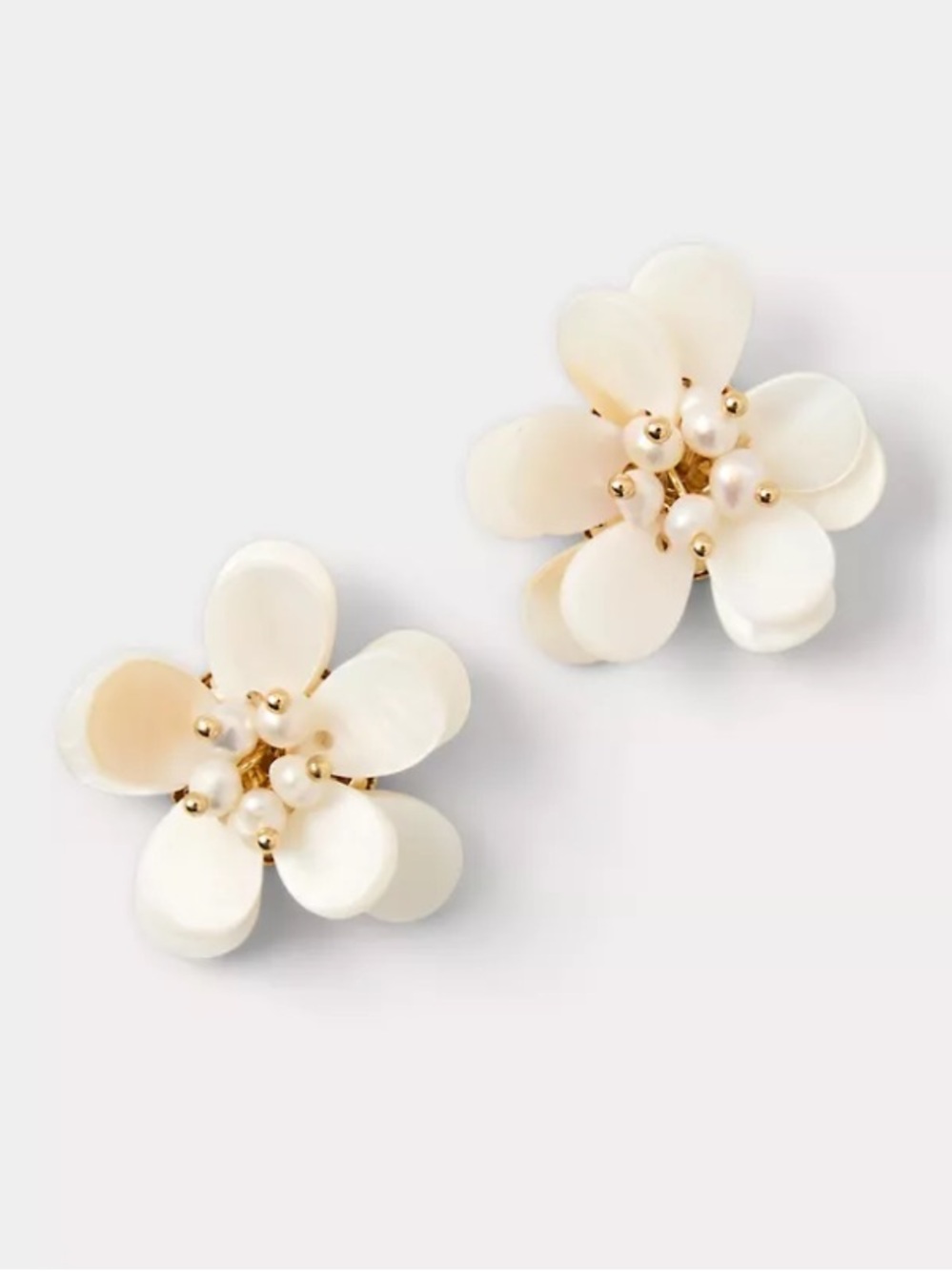 NWT Lilly Pulitzer Burst Of Joy Earrings in Resort White